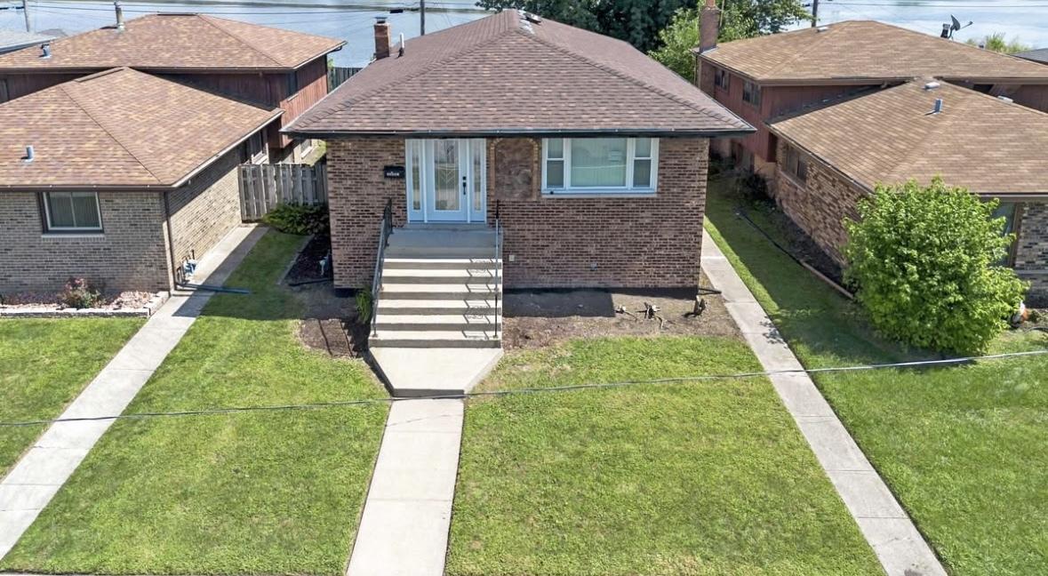 13921 S Manistee Ave., Burnham, IL 60633