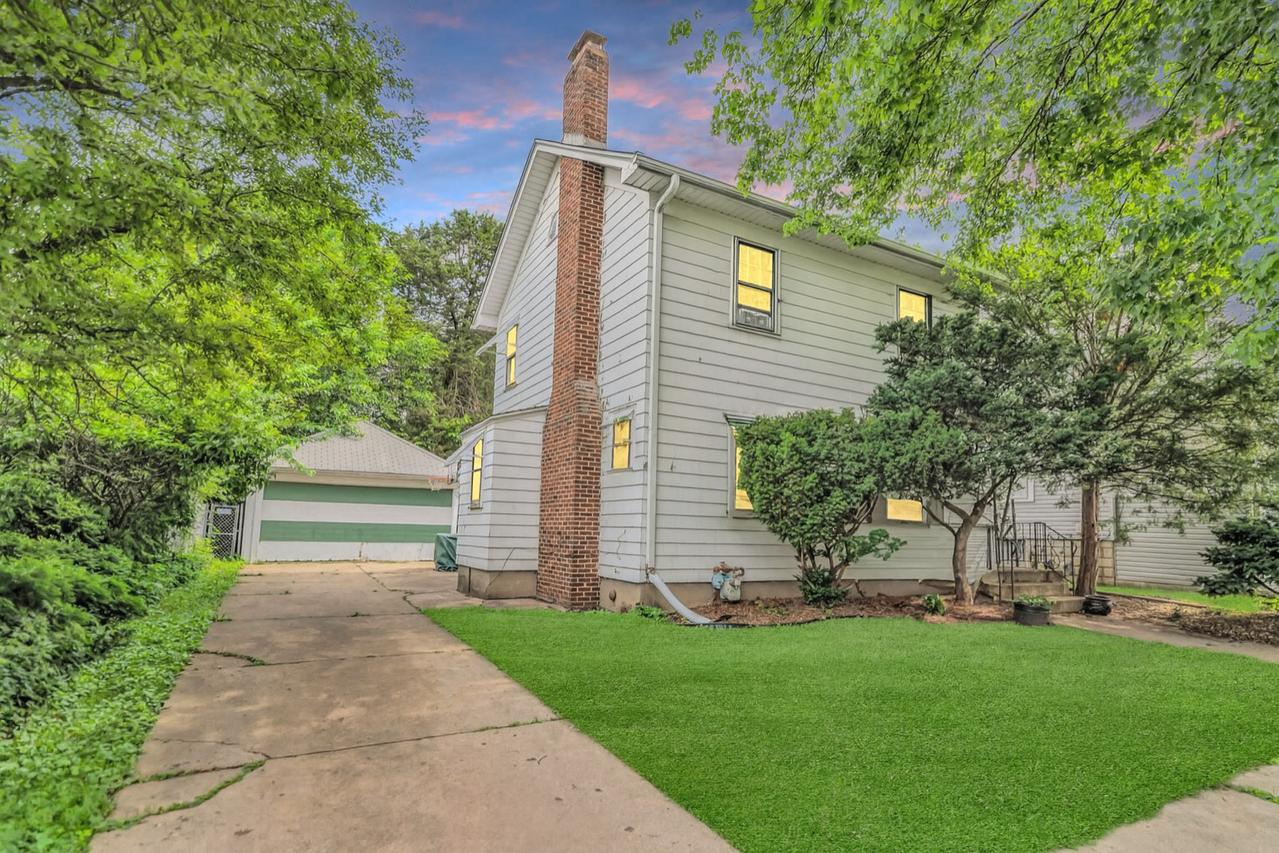 624 Lincoln Ave., Elgin, IL 60120