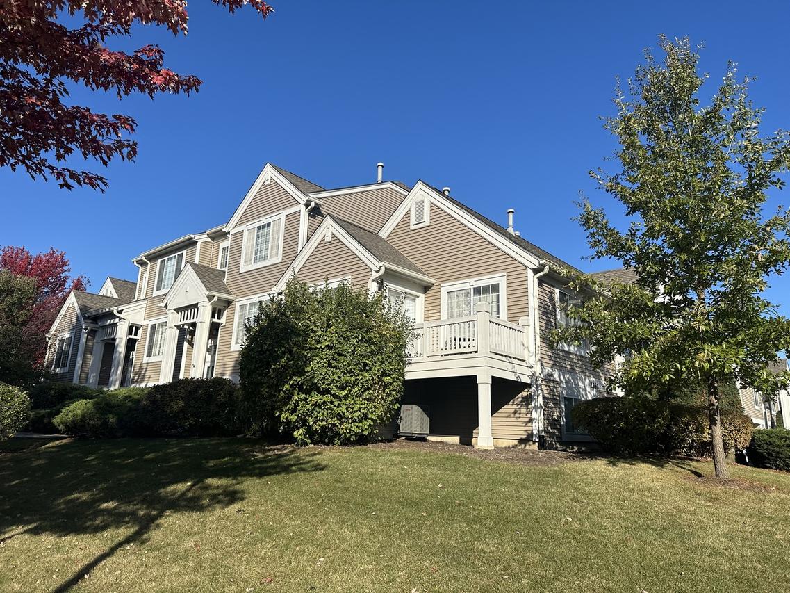 2358 Twilight Dr., Aurora, IL 60503