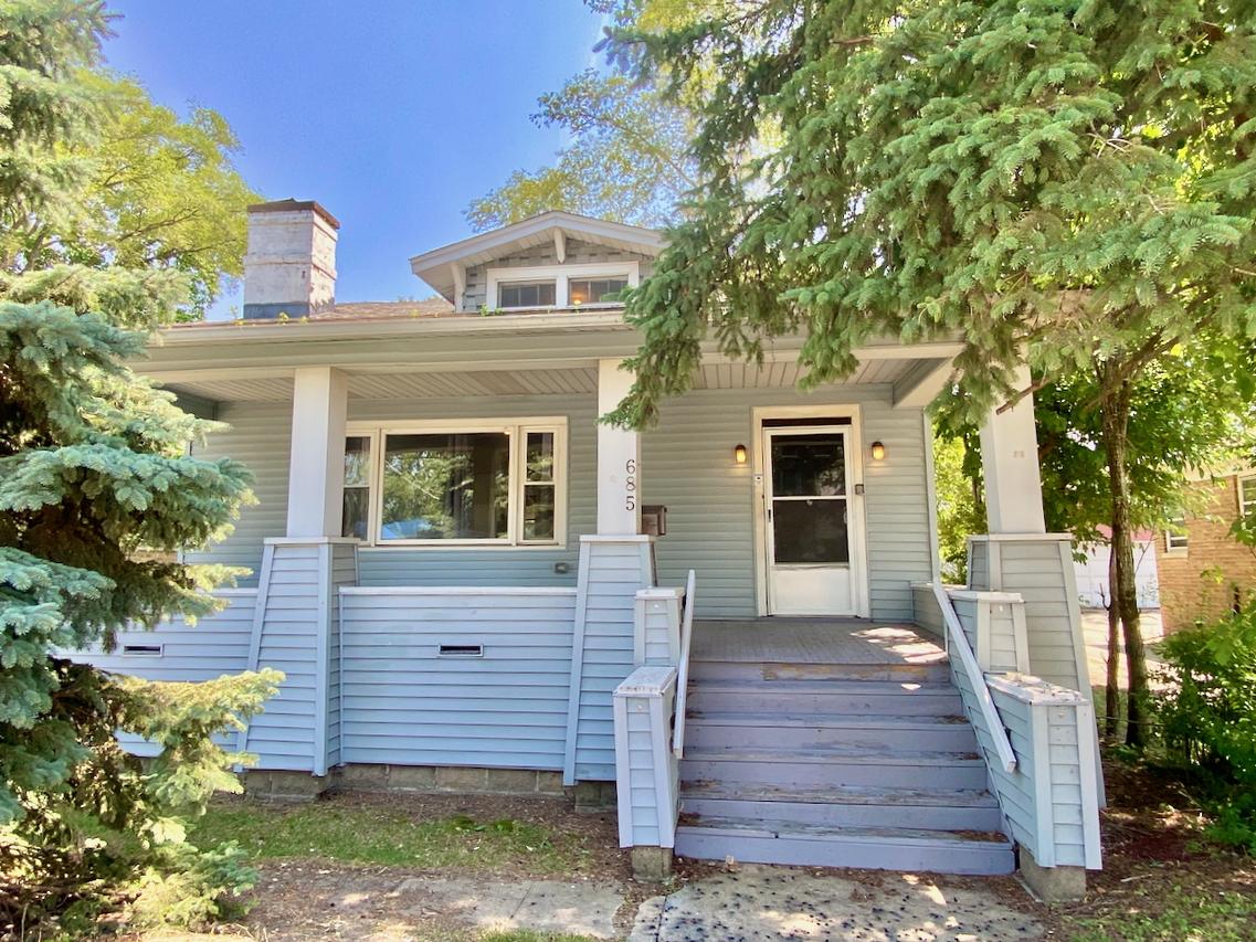 685 E 142nd St., Dolton, IL 60419