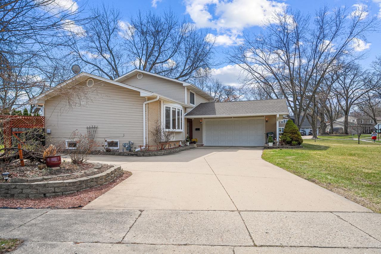 4301 Euclid Ave., Rolling Meadows, IL 60008