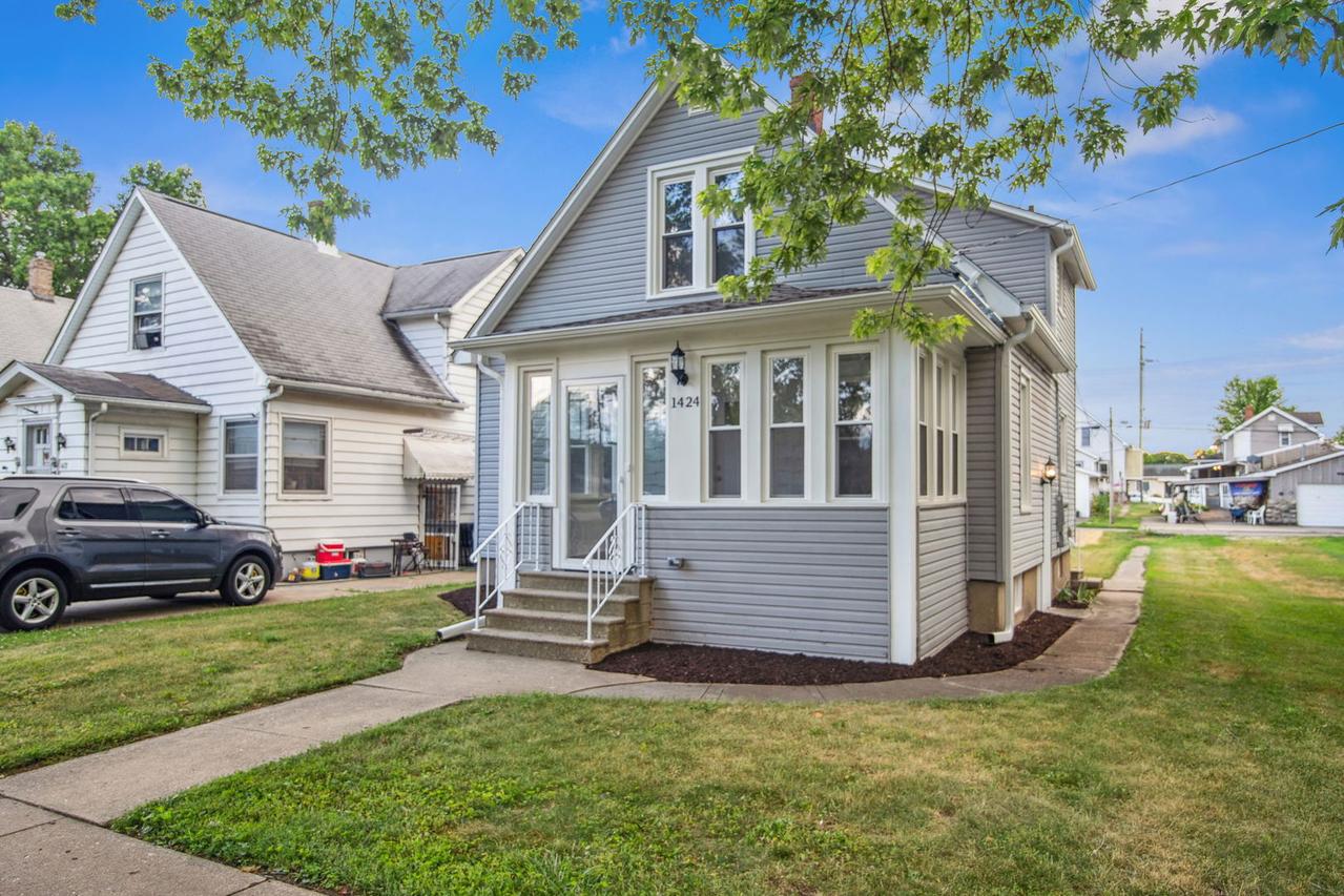 1424 Clark St., Dekalb, IL 60115