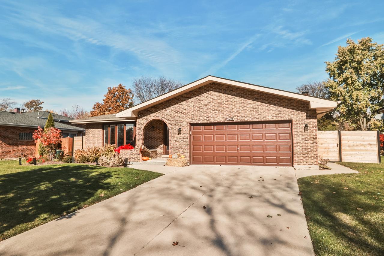 3240 Pitcher Dr., Darien, IL 60561
