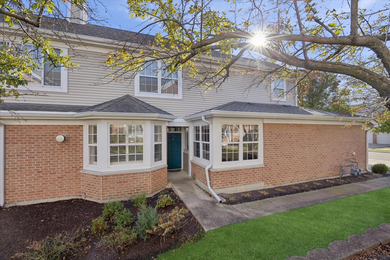 2507 Camberley Cir. #1-810, Westchester, IL 60154