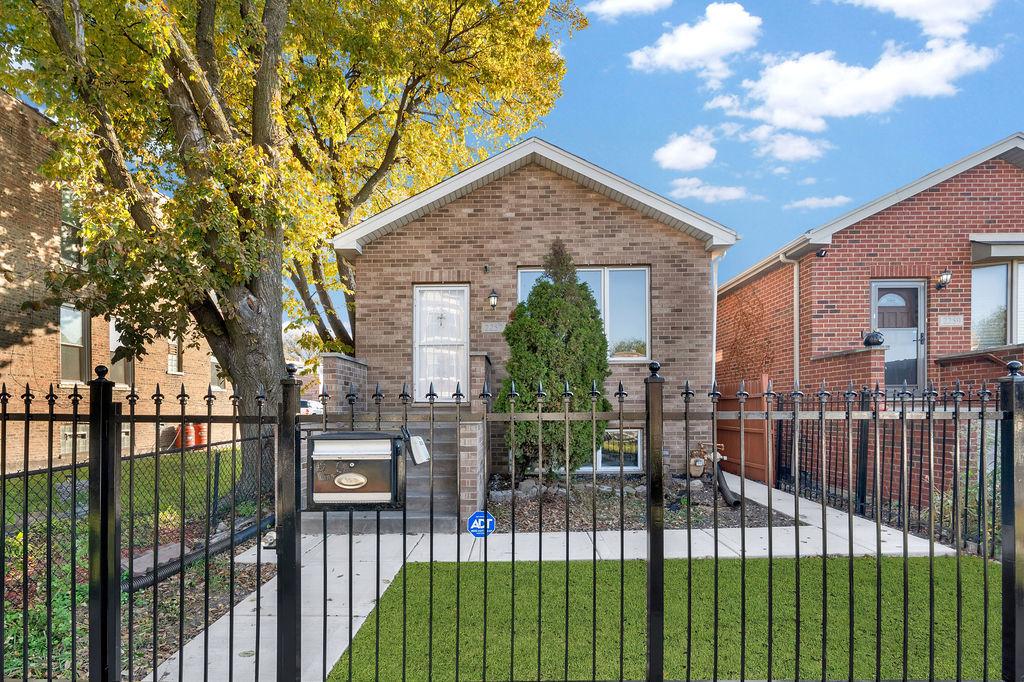 2257 S Avers Ave., Chicago, IL 60623