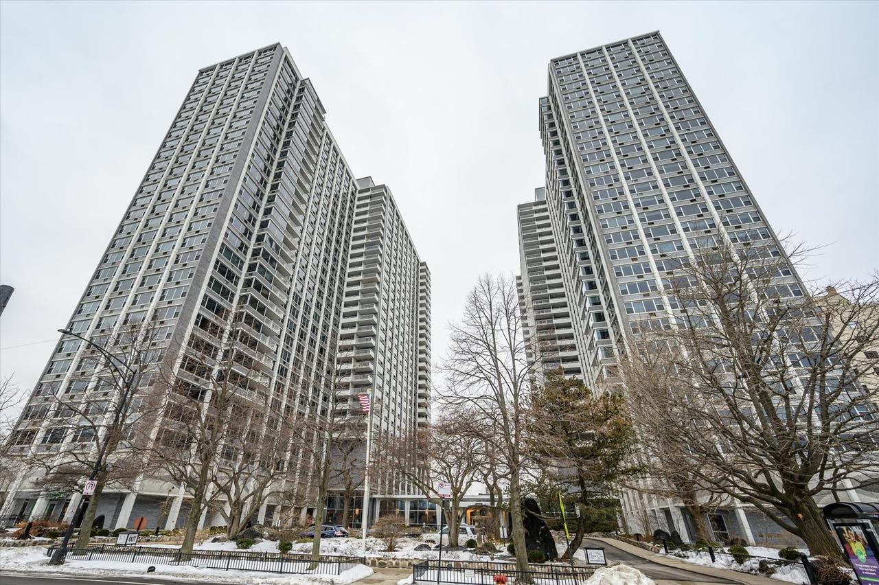 4250 N Marine Dr. #1523, Chicago, IL 60613