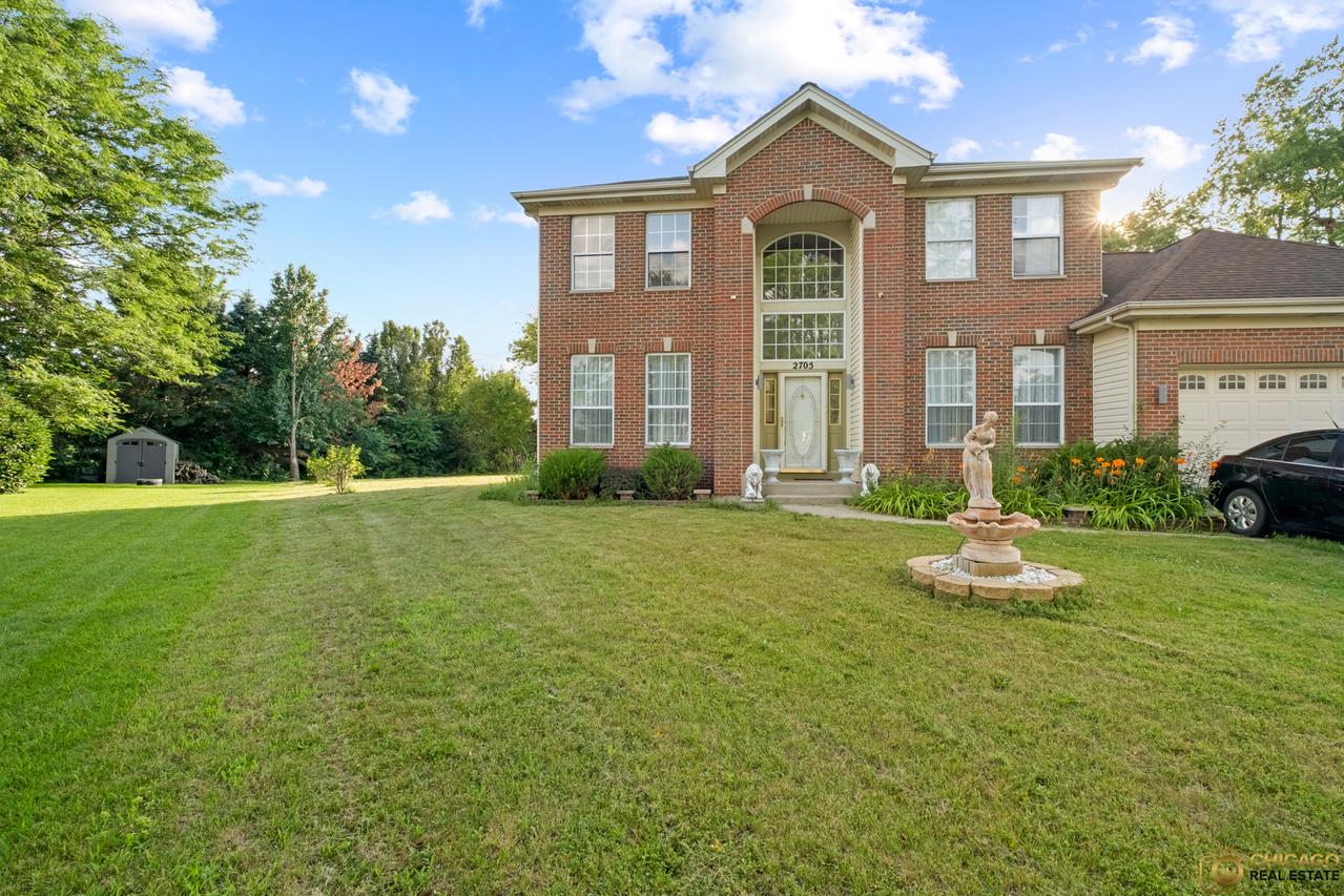 2705 Westwood Cir., Carpentersville, IL 60110