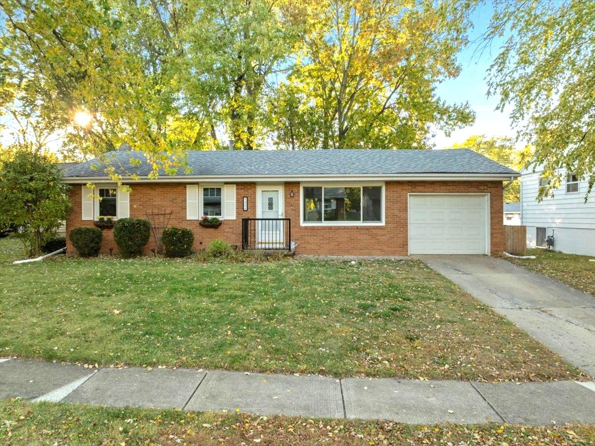 1224 Townley Dr., Bloomington, IL 61704