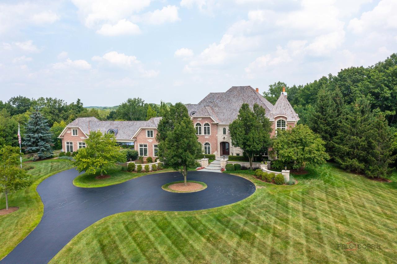 5 Jennifer Ct., Barrington, IL 60010