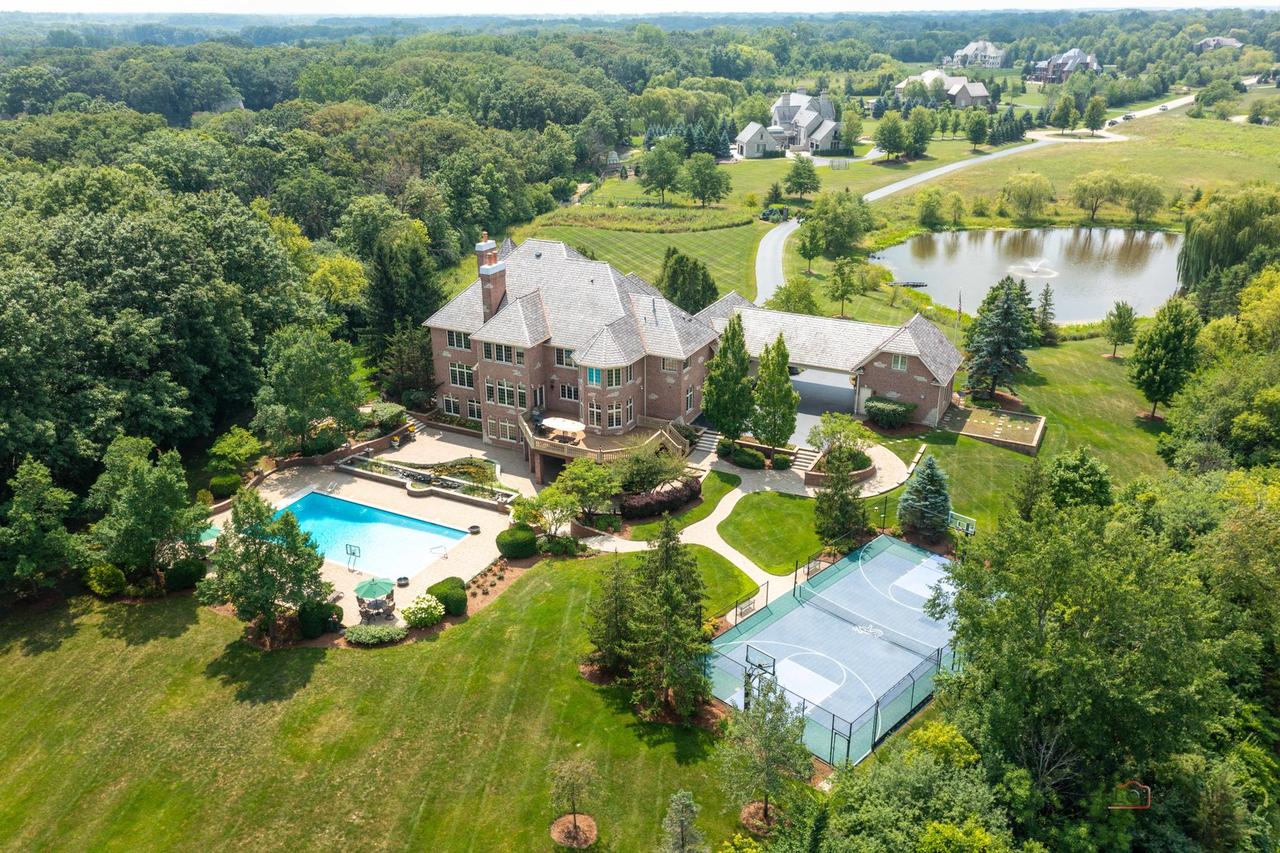 5 Jennifer Ct., Barrington, IL 60010