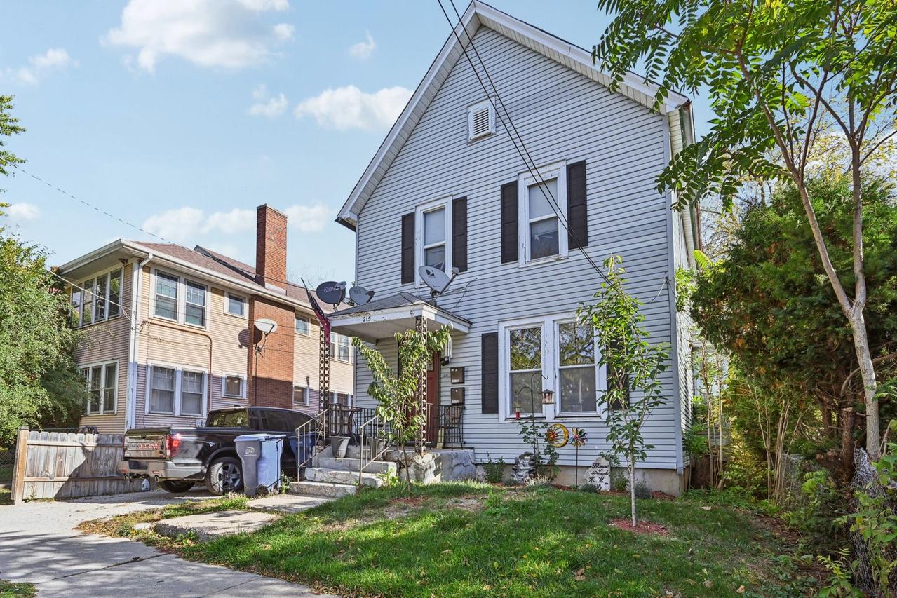 215 S Park Ave., Waukegan, IL 60085