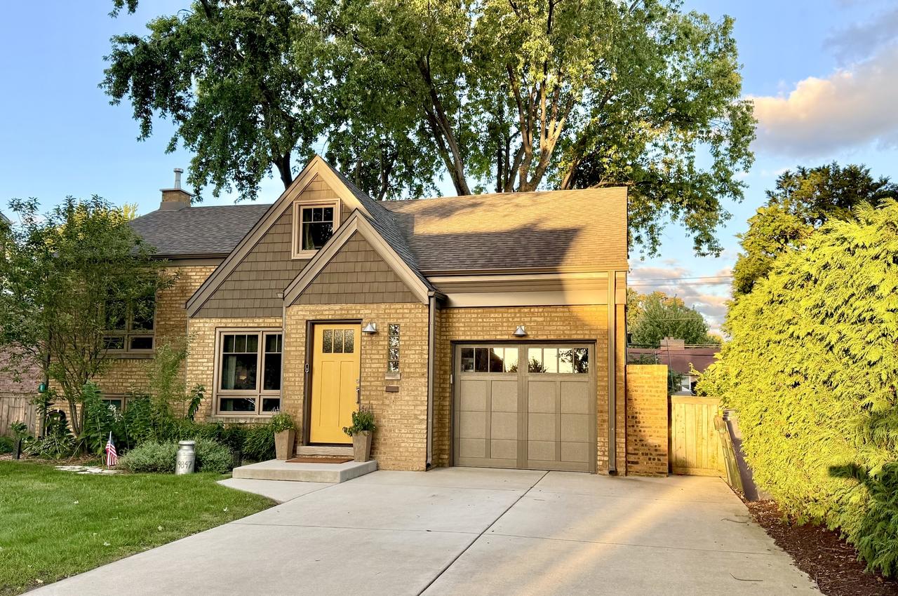 9847 S Millard Ave., Evergreen Park, IL 60805