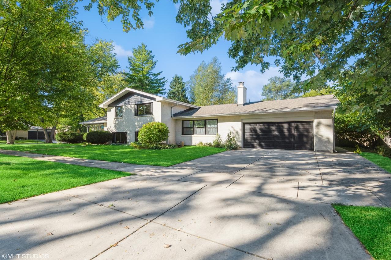 725 Locust Rd., Wilmette, IL 60091