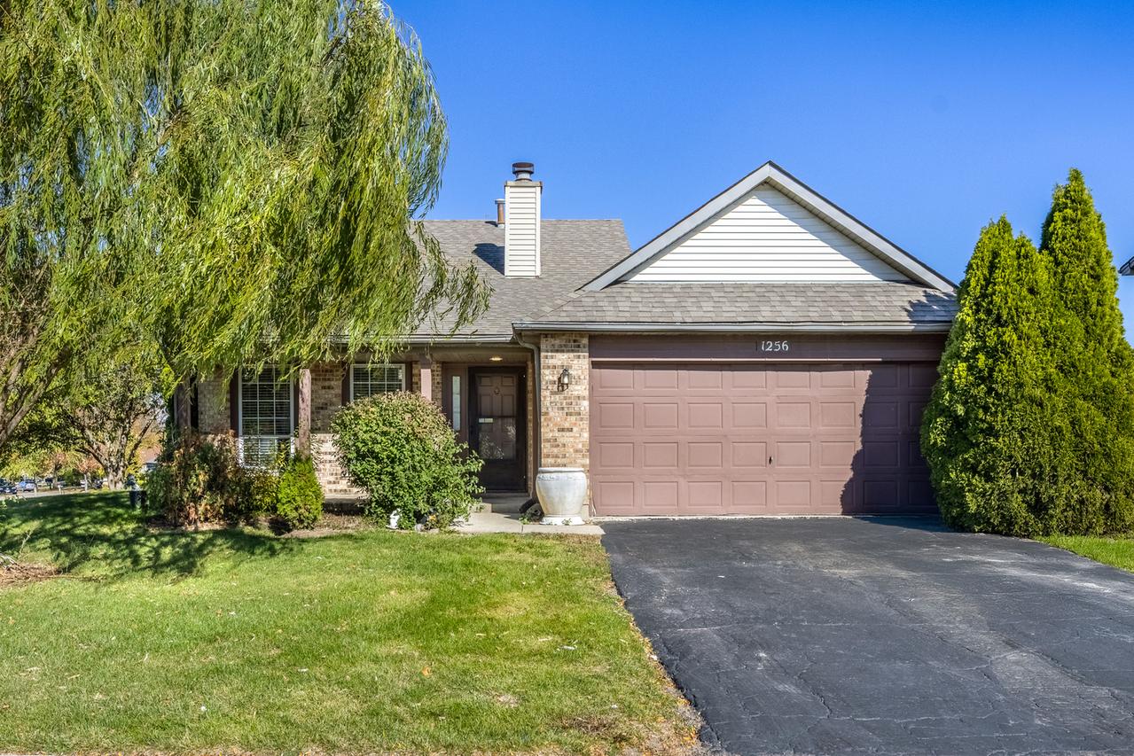 1256 Concord Dr., Elgin, IL 60120