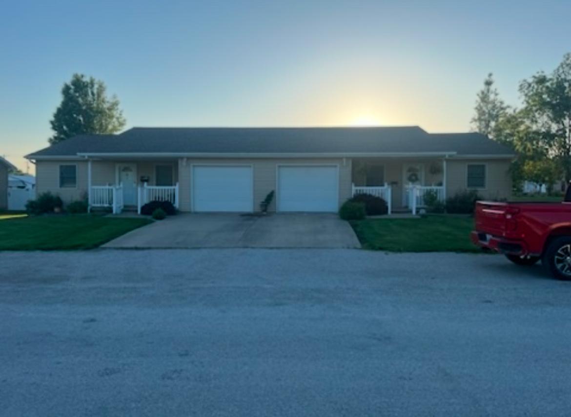 107 S Oak St., Assumption, IL 62510