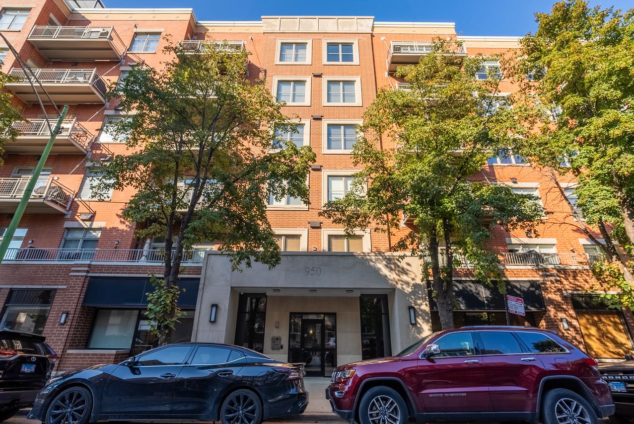 950 W Huron St. #302, Chicago, IL 60642