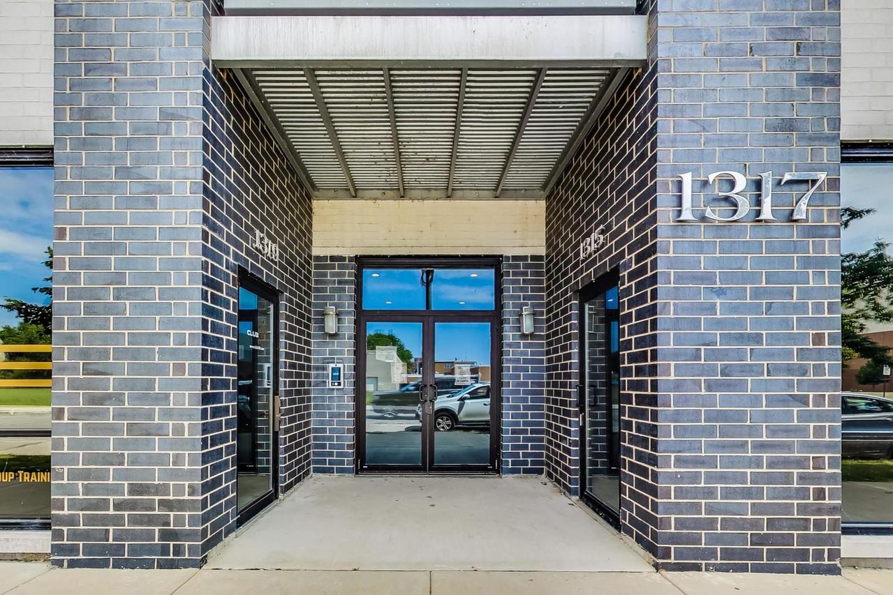 1317 N Larrabee St. #304, Chicago, IL 60610