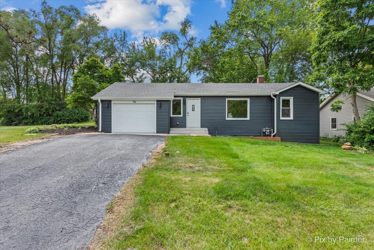 14 Lakewood Dr., Oakwood Hills, IL 60013