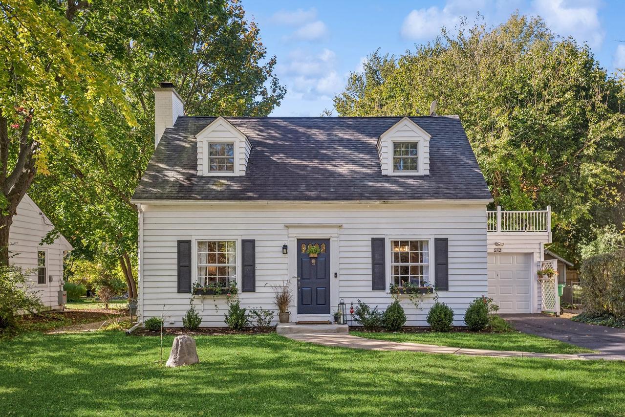 342 Richmond Ln., Lakewood, IL 60014