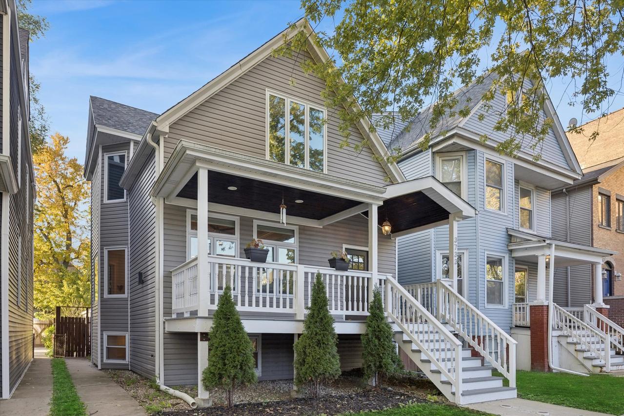 3733 W Sunnyside Ave., Chicago, IL 60625
