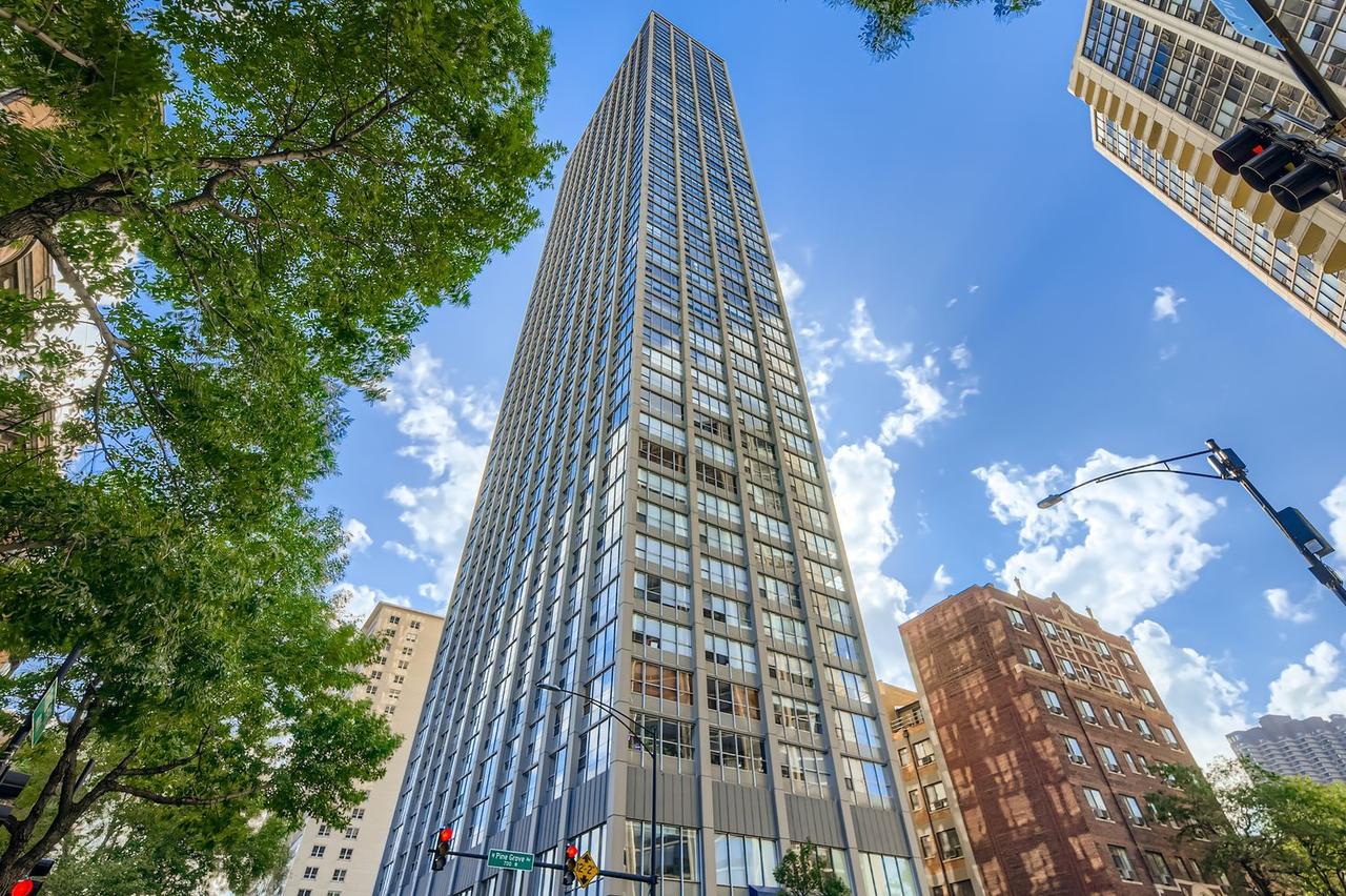 655 W Irving Park Rd. #4109, Chicago, IL 60613