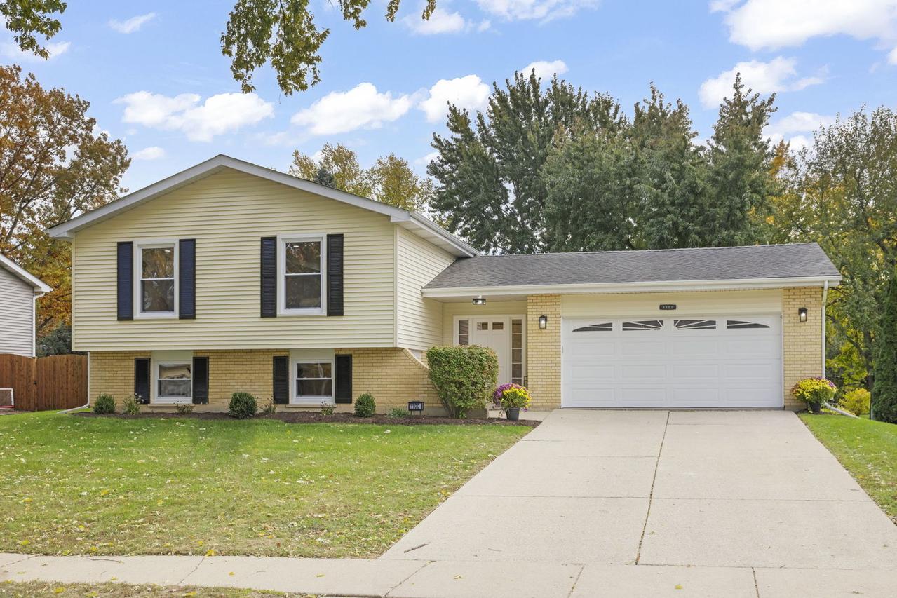 1100 Brentwood Ln., Wheaton, IL 60189