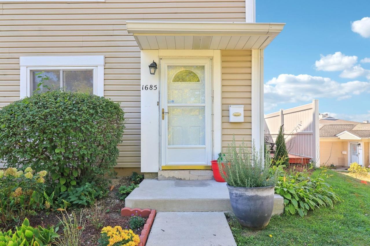 1685 Cornell Dr., Hoffman Estates, IL 60169