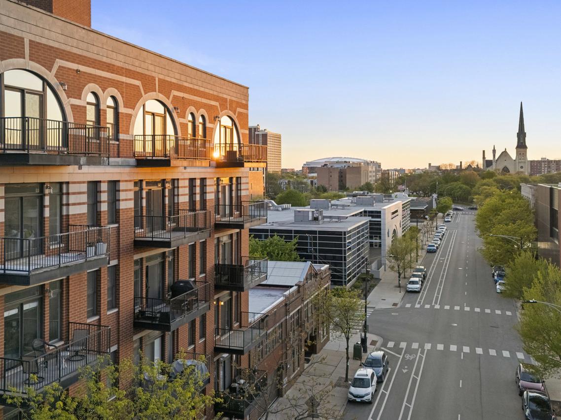 1355 W Washington Blvd. #4D, Chicago, IL 60607