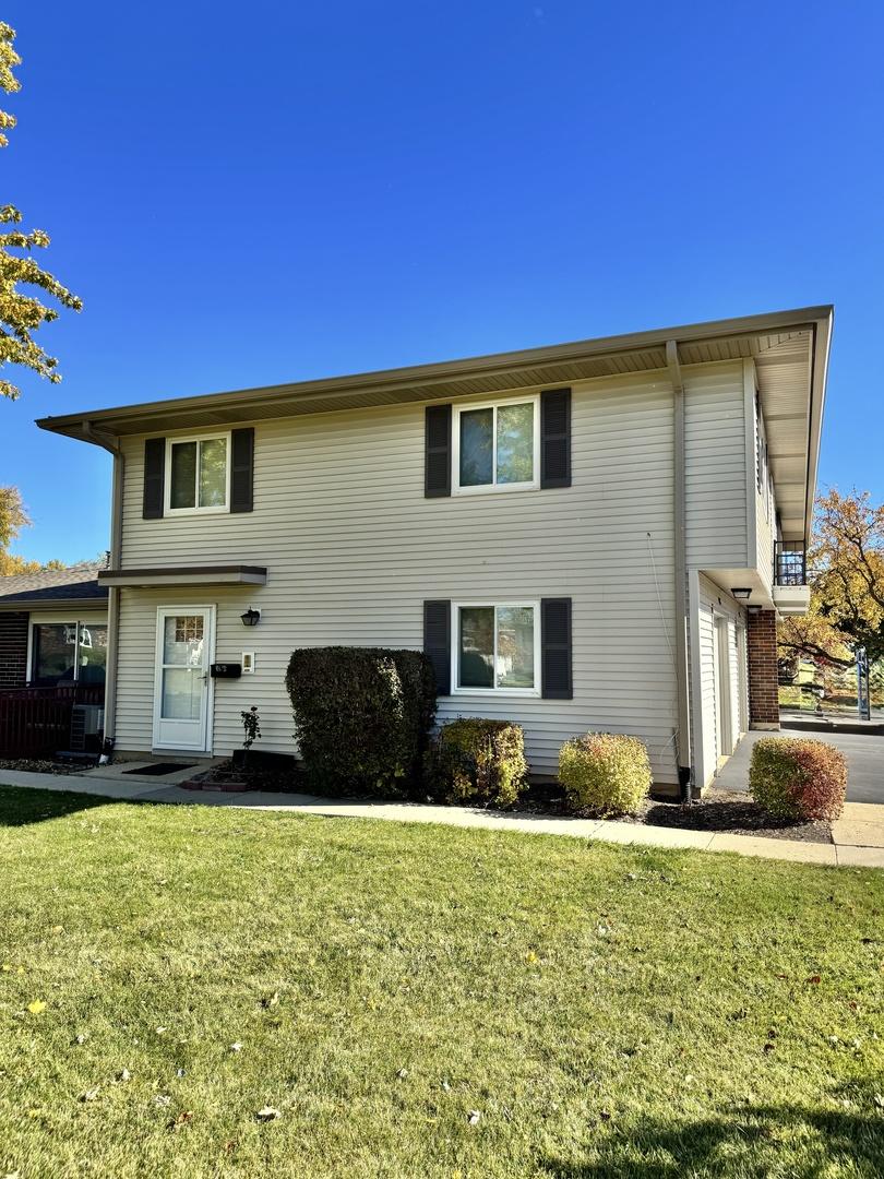 1024 Sagamore Dr., Schaumburg, IL 60194