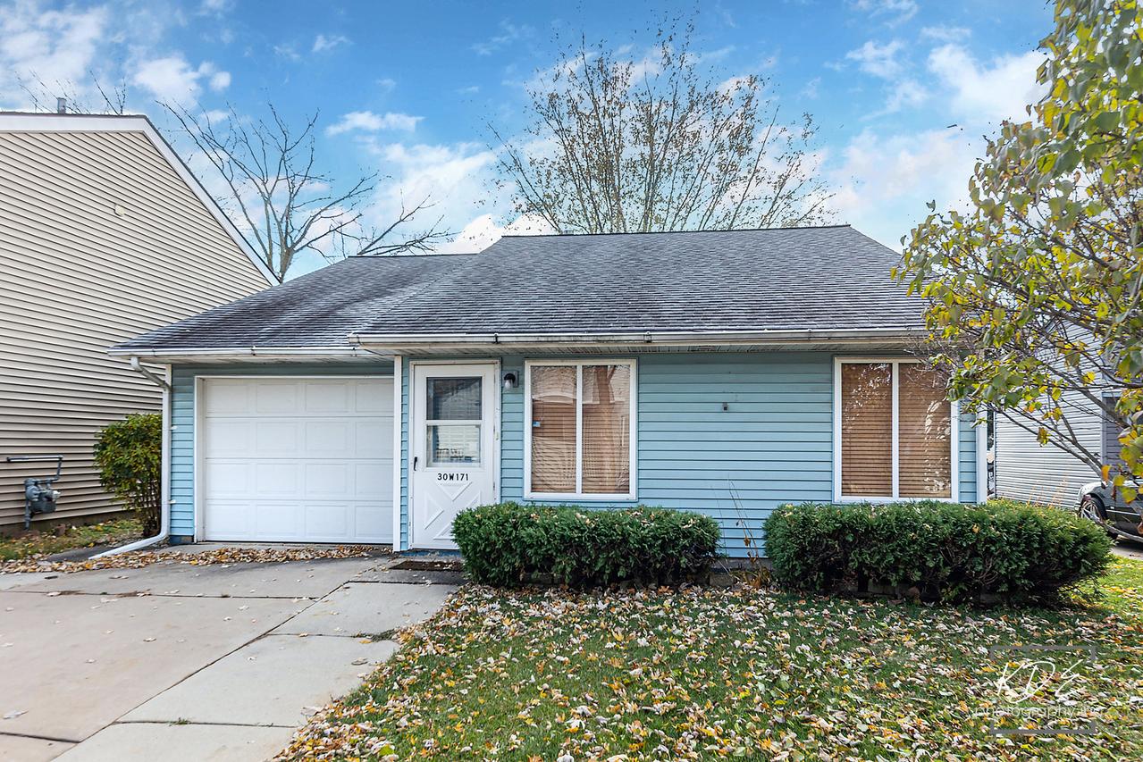 30W171 Maplewood Ct., Warrenville, IL 60555