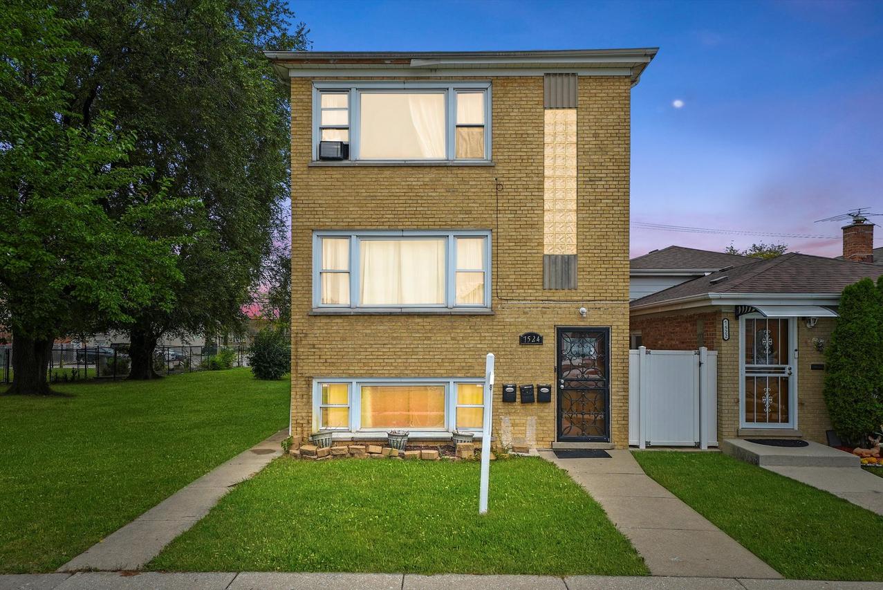 7524 W 63rd Pl., Summit, IL 60501