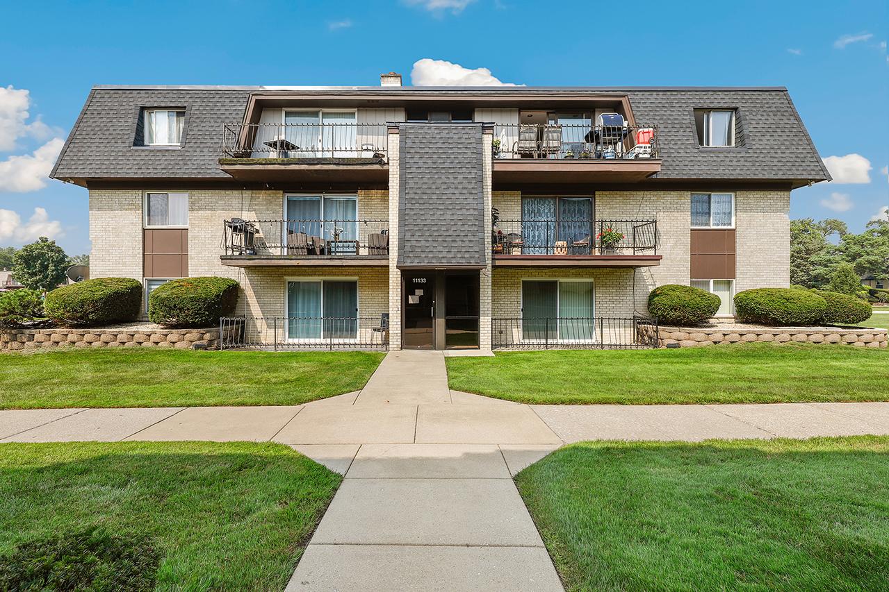 11133 S 84th Ave. #3A, Palos Hills, IL 60465