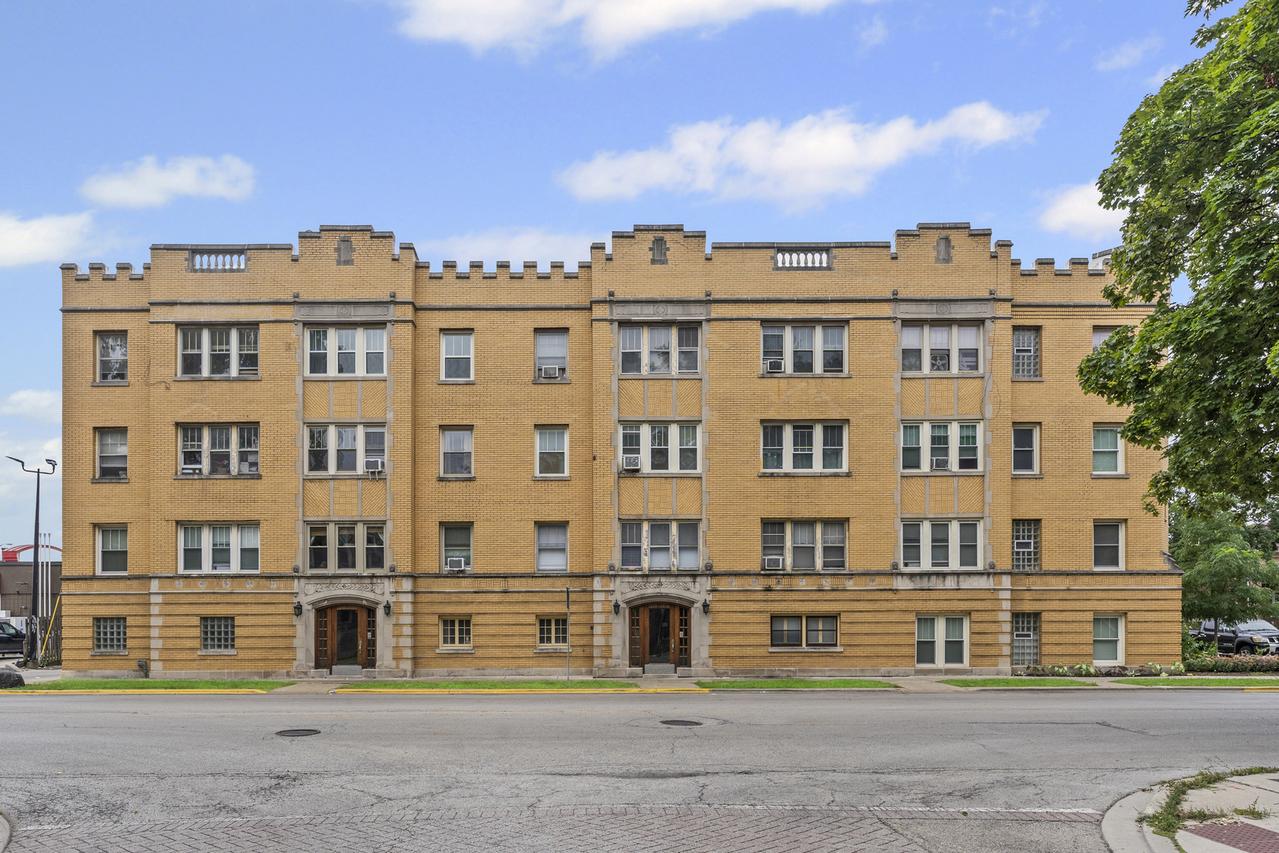 7212 Jackson Blvd. #3E, Forest Park, IL 60130