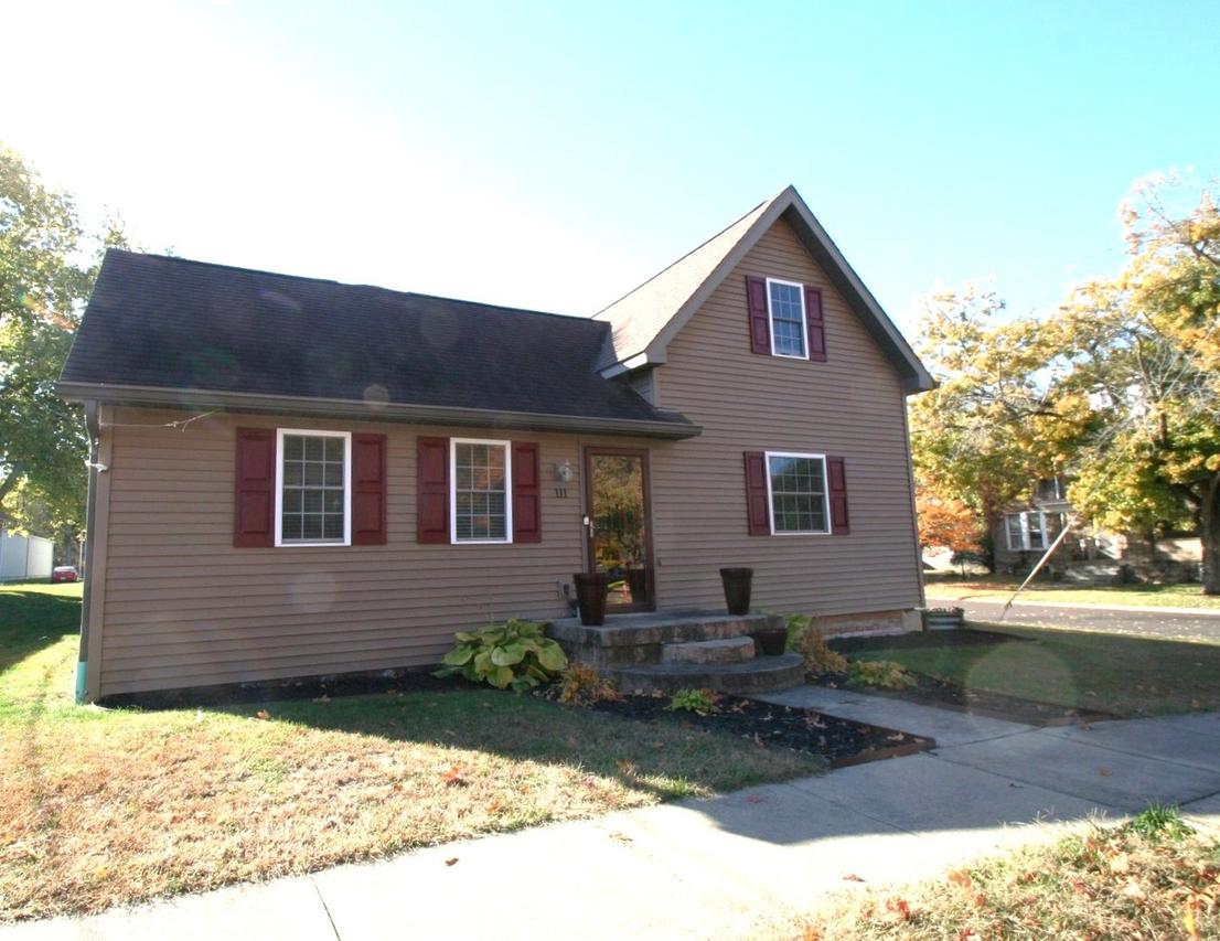 111 W Fast Ave., Mackinaw, IL 61755
