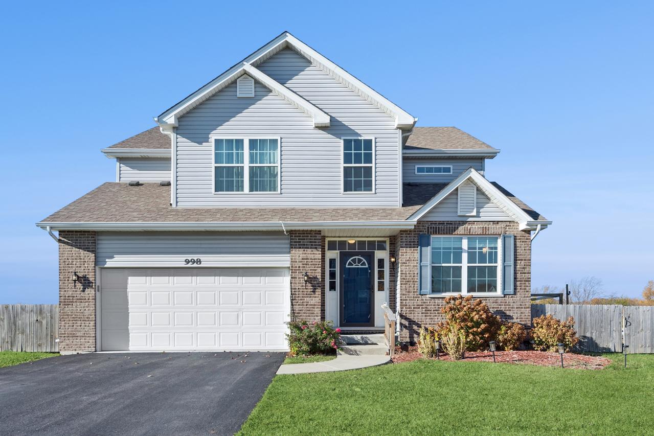 998 Garnet Ln., Montgomery, IL 60538