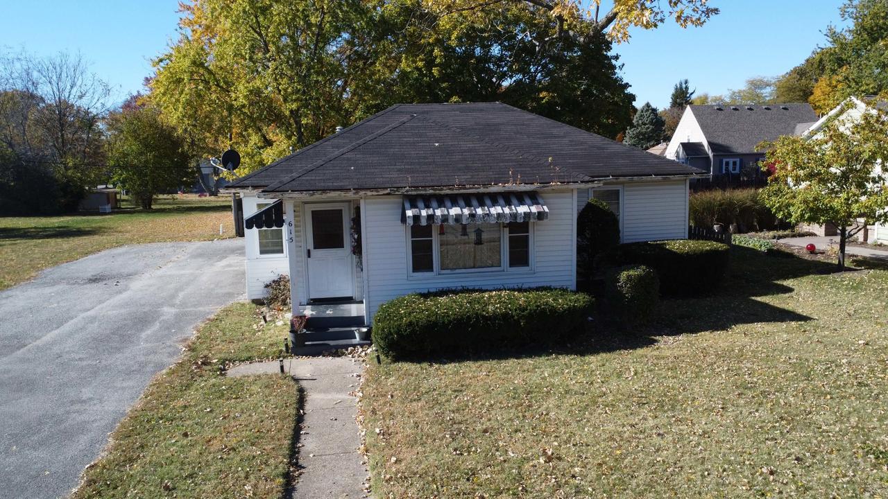 615 S 5th St., Watseka, IL 60970
