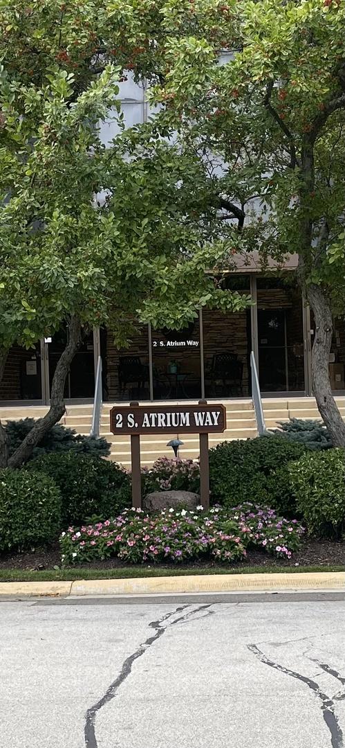 2 S Atrium Way #203, Elmhurst, IL 60126