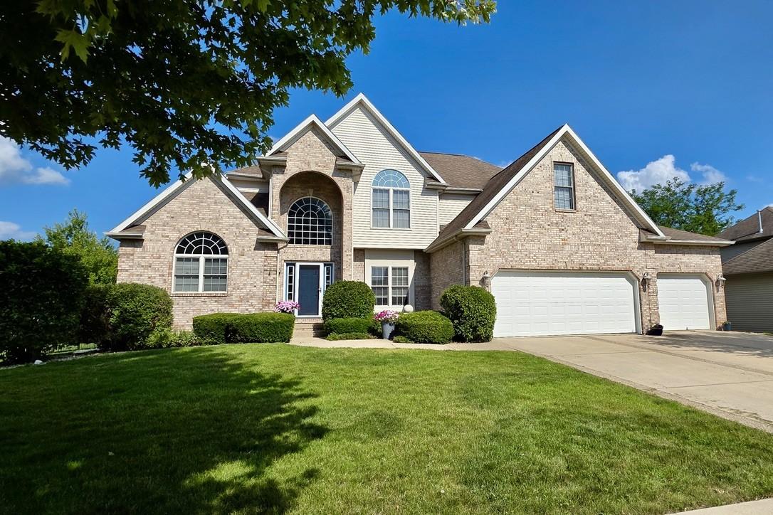 2007 Withers Ln., Bloomington, IL 61704