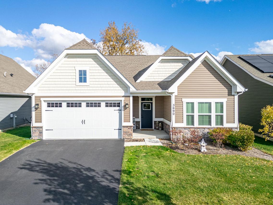 3690 Reddington Cir., Elgin, IL 60124