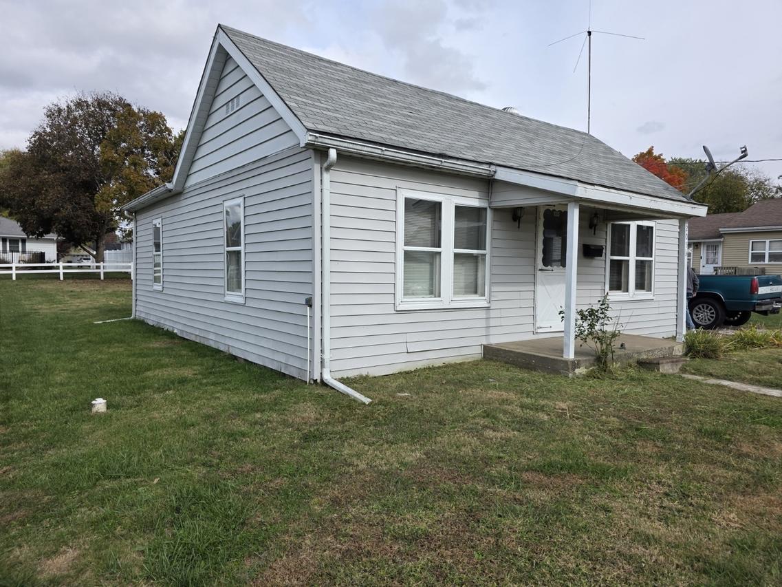 205 Leonard Ave., Jerseyville, IL 62052