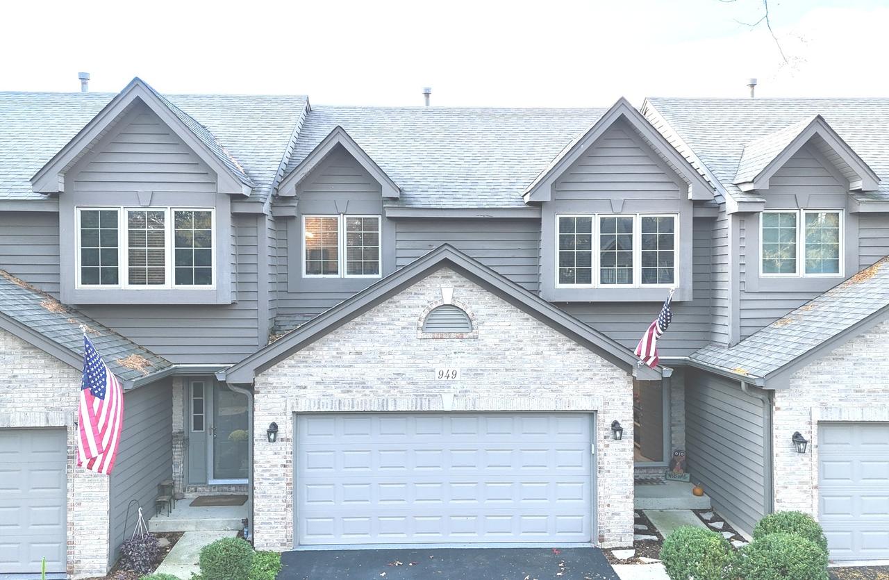 949 Millcreek Cir., Elgin, IL 60123