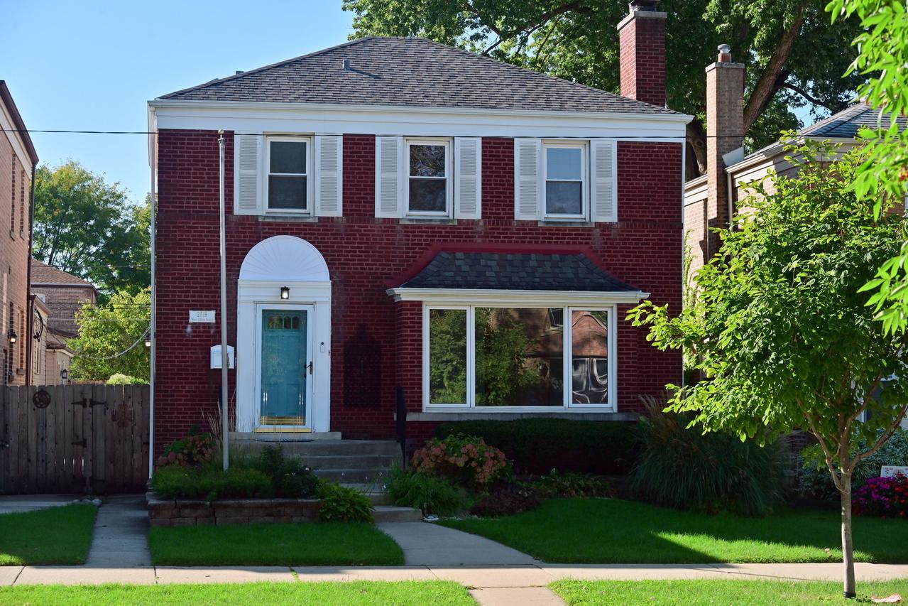 2519 W 110th St., Chicago, IL 60655