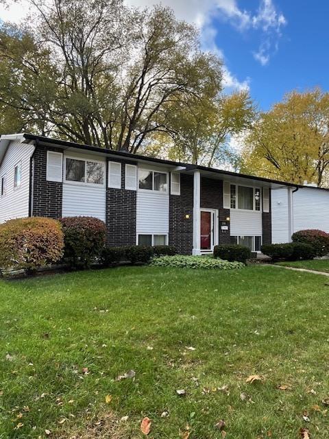 2705 Dana Ave., Waukegan, IL 60087