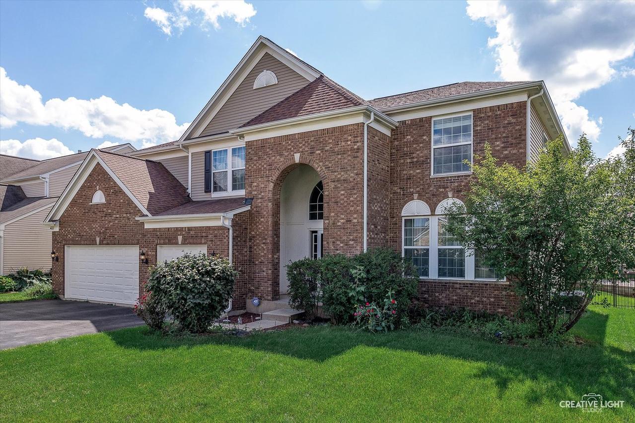 3529 Chancery Ln., Carpentersville, IL 60110