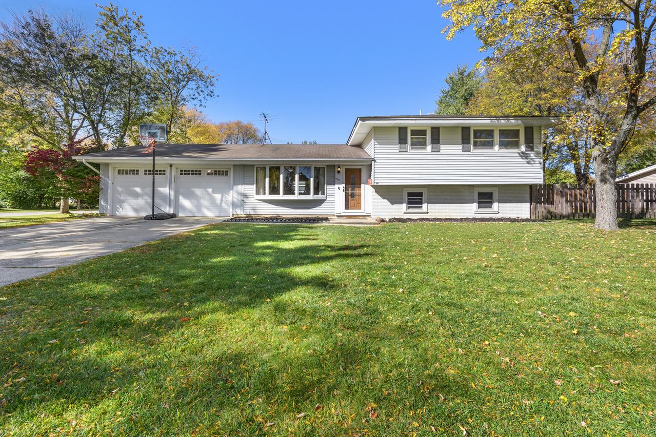 1000 Webster Ln., Schaumburg, IL 60193