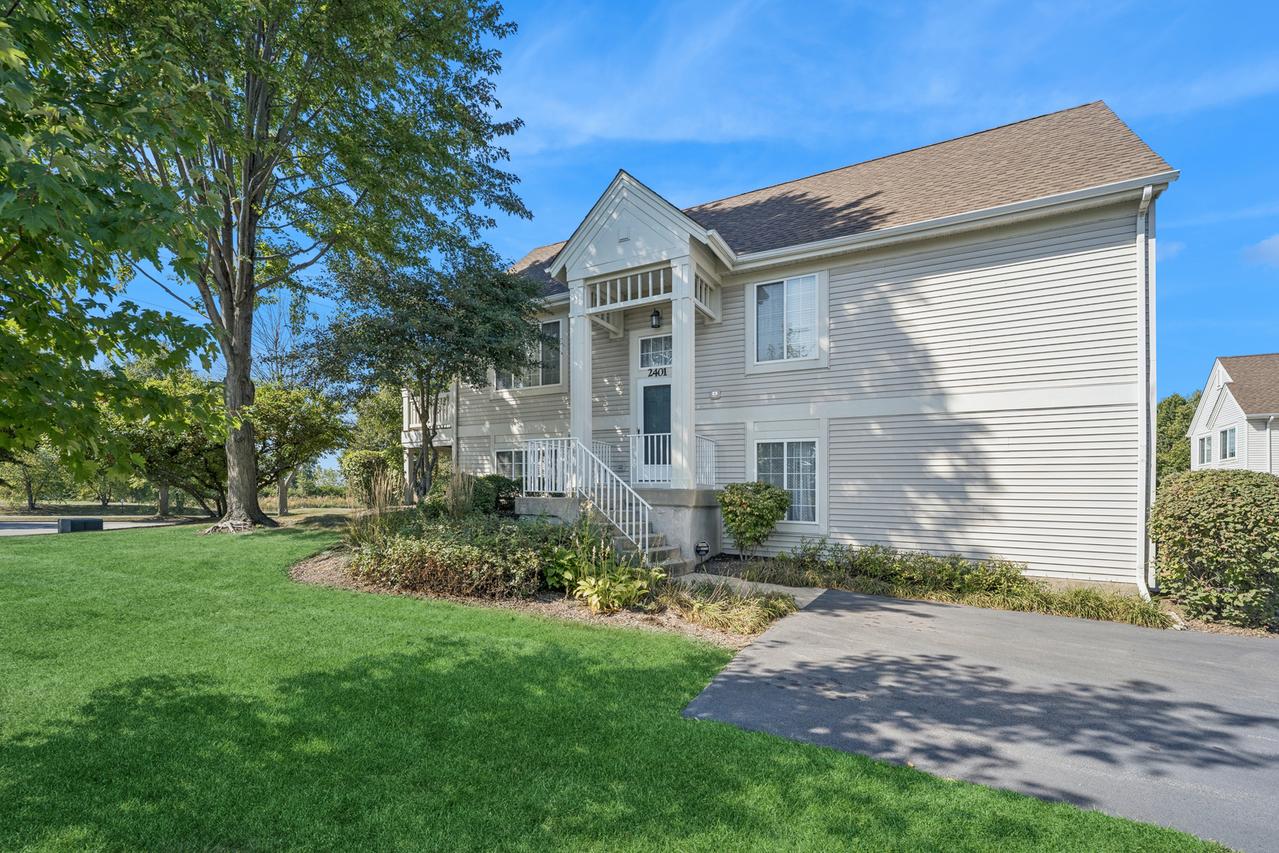 2401 Daybreak Ct., Elgin, IL 60123