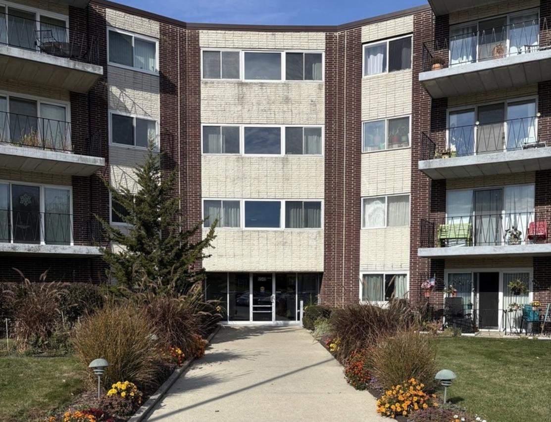 [Address Hidden by Seller], Downers Grove, IL 60515