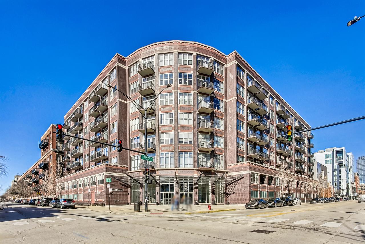 1000 W Adams St. #203, Chicago, IL 60607