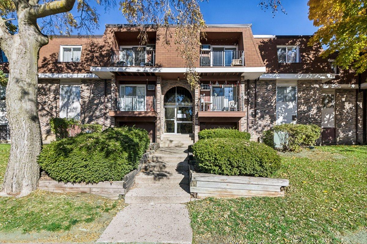 620 Mesa Dr. #310, Hoffman Estates, IL 60169