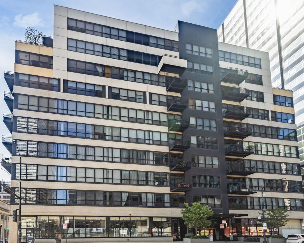 130 S Canal St. #211, Chicago, IL 60606